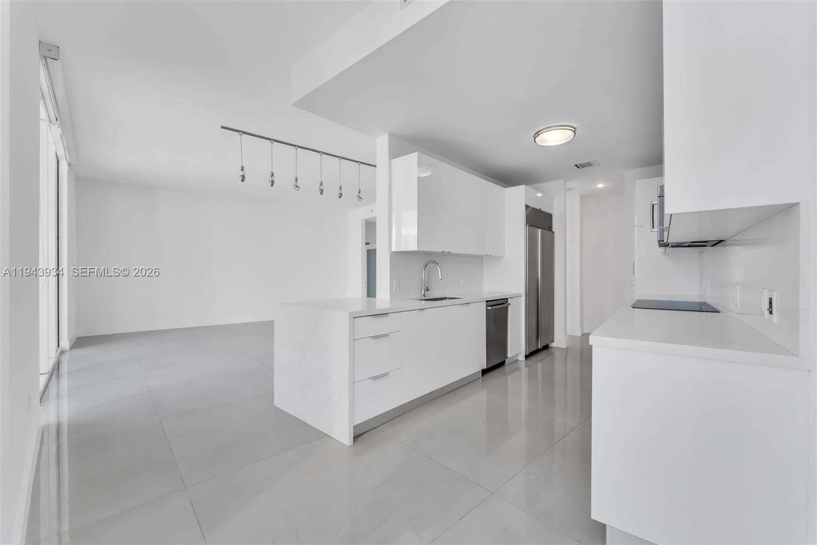 CARBONELL - 901 Brickell Key Blvd, Miami, FL 33131 | Picture 11