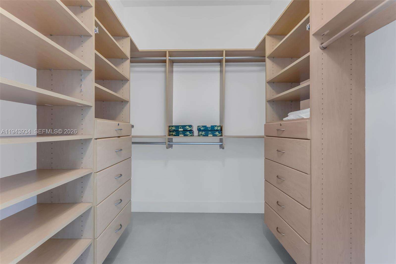 CARBONELL - 901 Brickell Key Blvd, Miami, FL 33131 | Picture 18