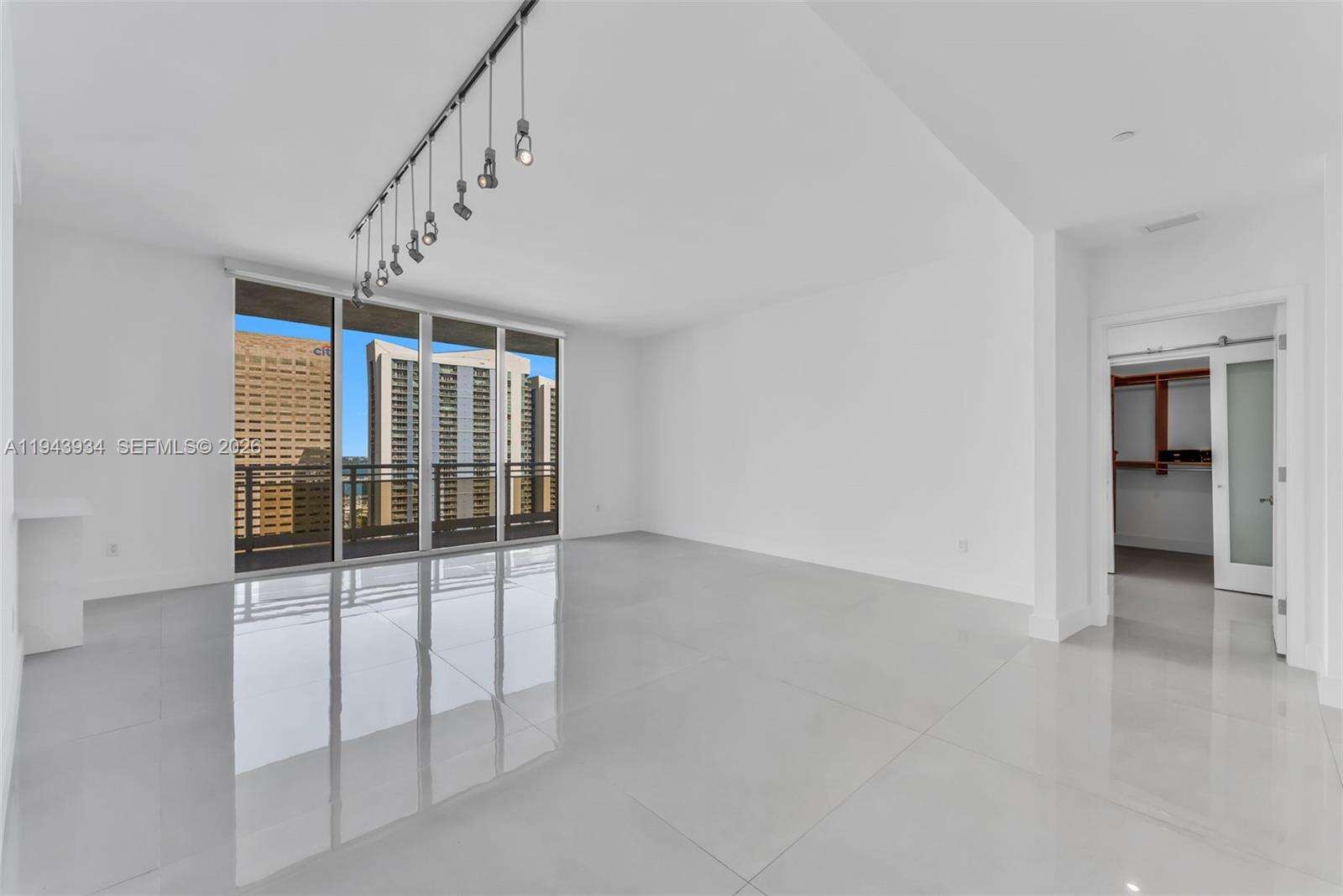 CARBONELL - 901 Brickell Key Blvd, Miami, FL 33131 | Picture 7