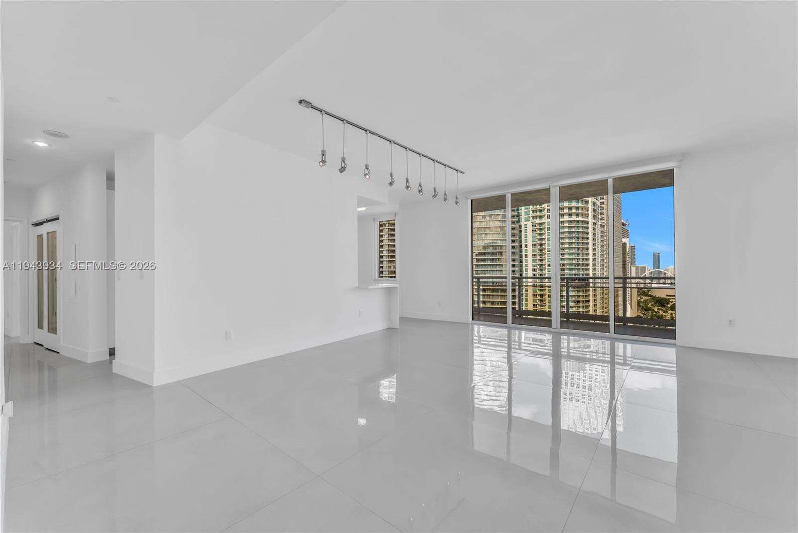 CARBONELL - 901 Brickell Key Blvd, Miami, FL 33131 | Picture 8