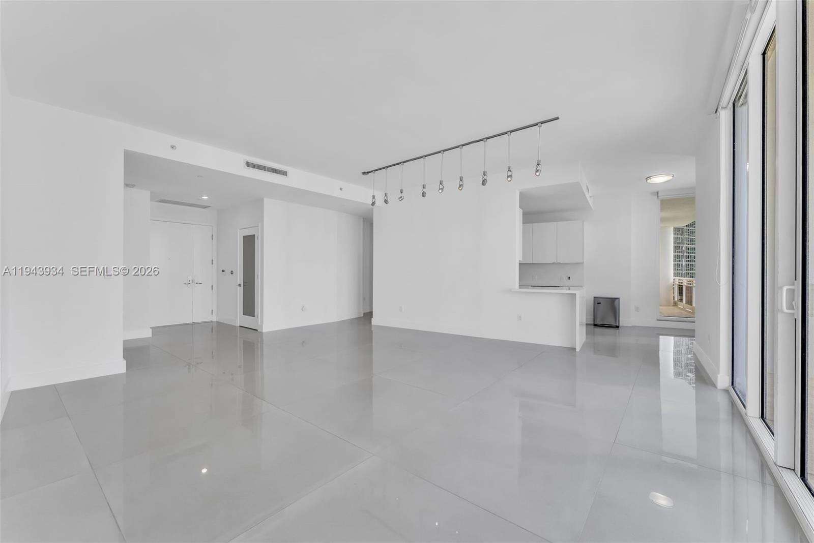 CARBONELL - 901 Brickell Key Blvd, Miami, FL 33131 | Picture 9