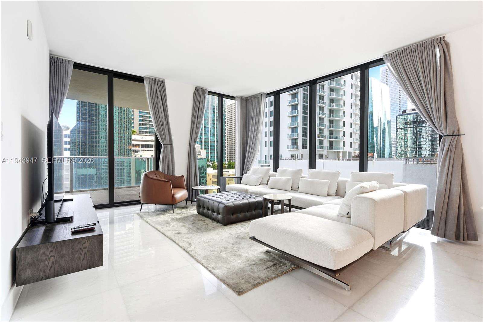 1010 BRICKELL - 1010 Brickell Ave, Miami, FL 33131 | Picture 1