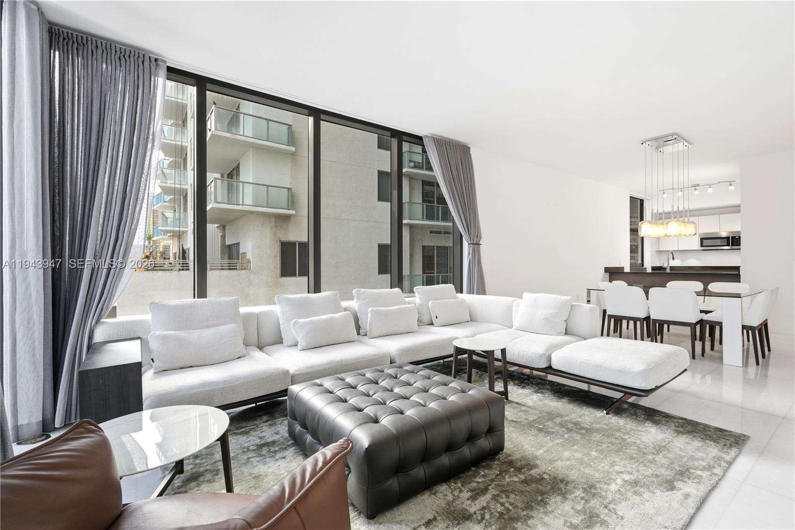 1010 BRICKELL - 1010 Brickell Ave, Miami, FL 33131 | Picture 2