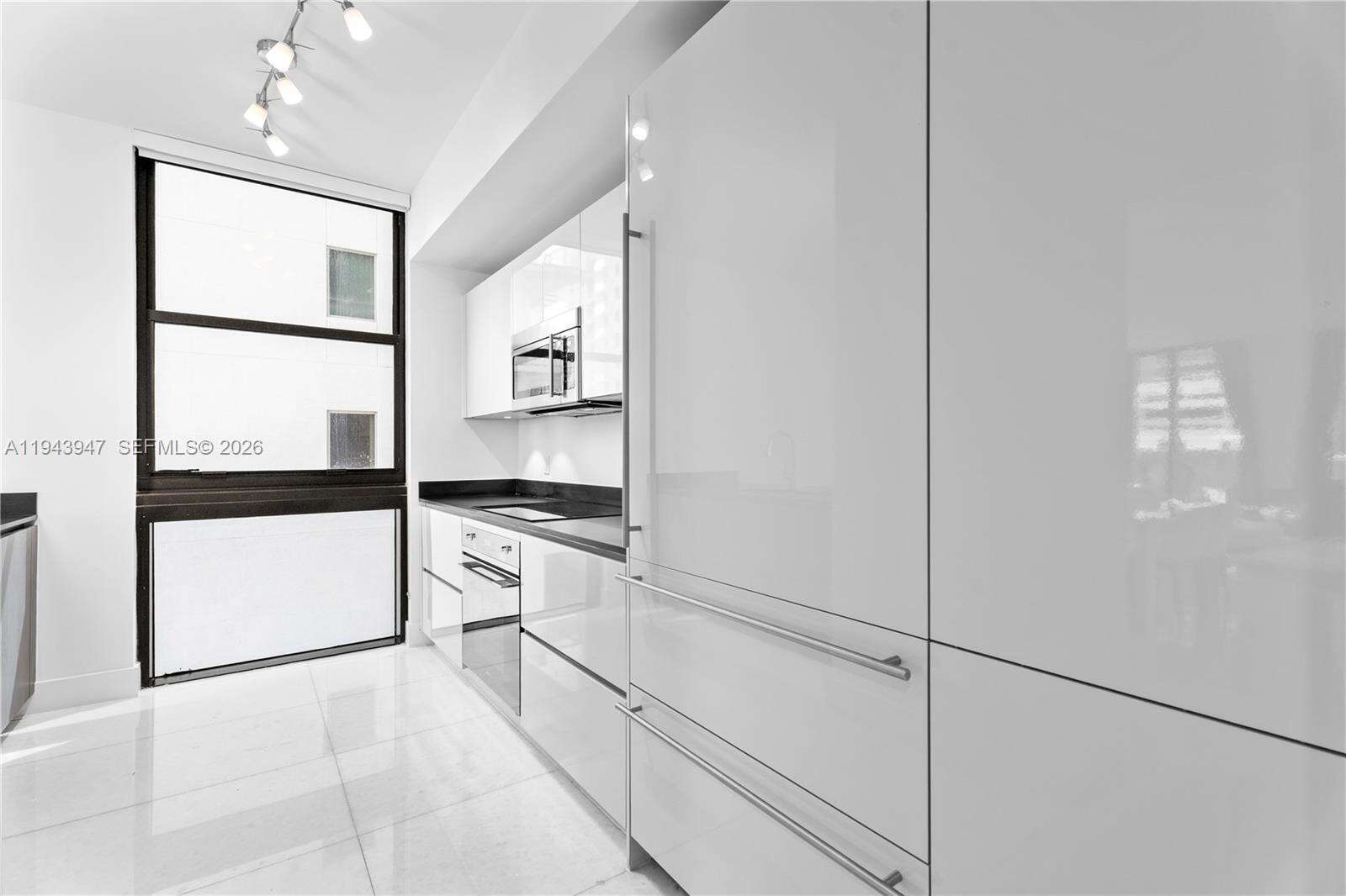 1010 BRICKELL - 1010 Brickell Ave, Miami, FL 33131 | Picture 12