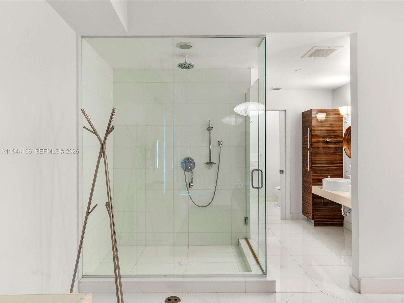 PARAMOUNT BAY - 2020 Bayshore Dr, Miami, FL 33137 | Picture 21