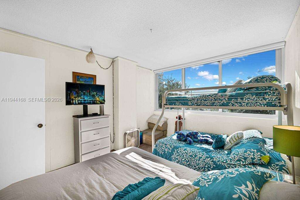 Burleigh House at 7135 Collins Ave, Miami Beach, FL 33141 - For Sale photo 22