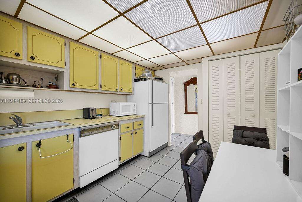 Burleigh House at 7135 Collins Ave, Miami Beach, FL 33141 - For Sale photo 29