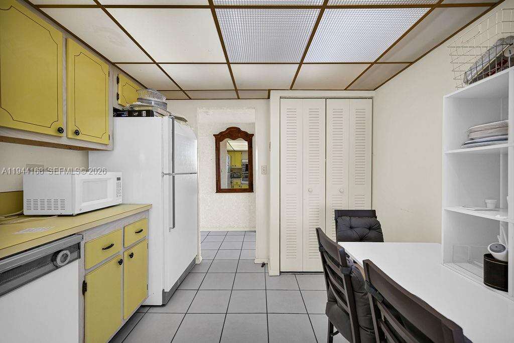 Burleigh House at 7135 Collins Ave, Miami Beach, FL 33141 - For Sale photo 31