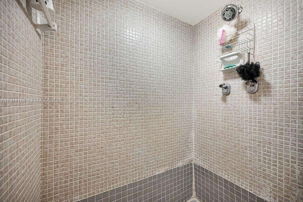 Burleigh House at 7135 Collins Ave, Miami Beach, FL 33141 - For Sale photo 33