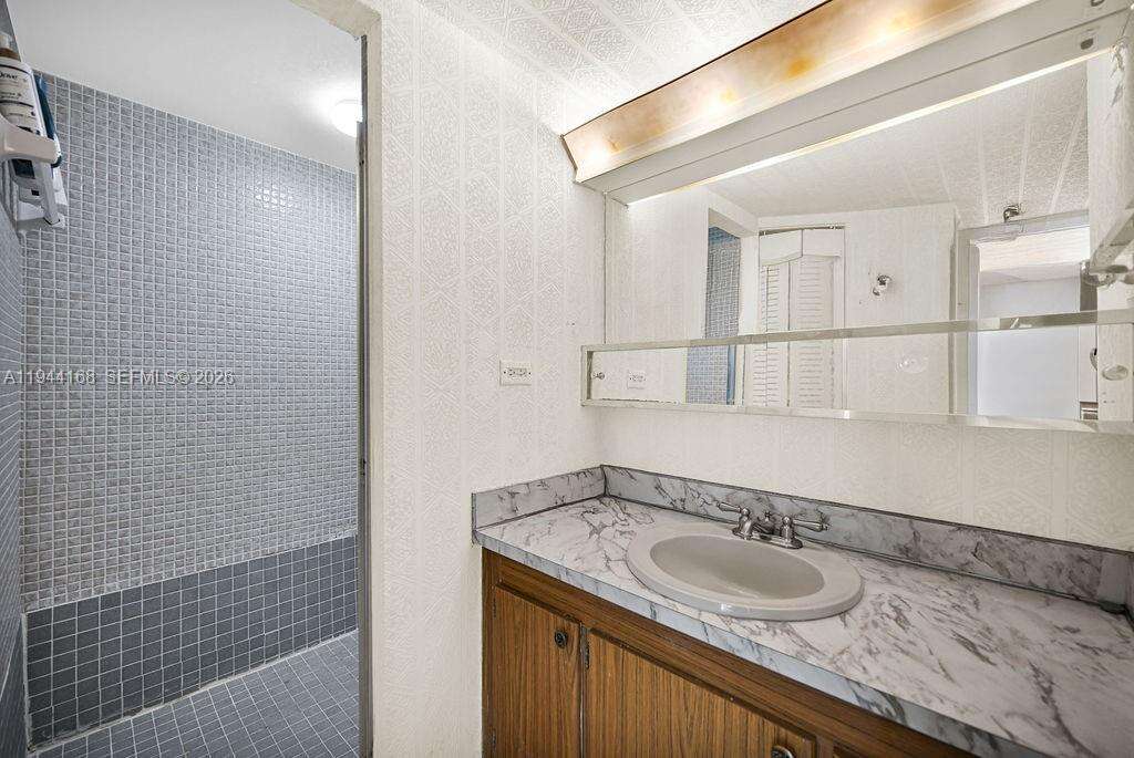 Burleigh House at 7135 Collins Ave, Miami Beach, FL 33141 - For Sale photo 34