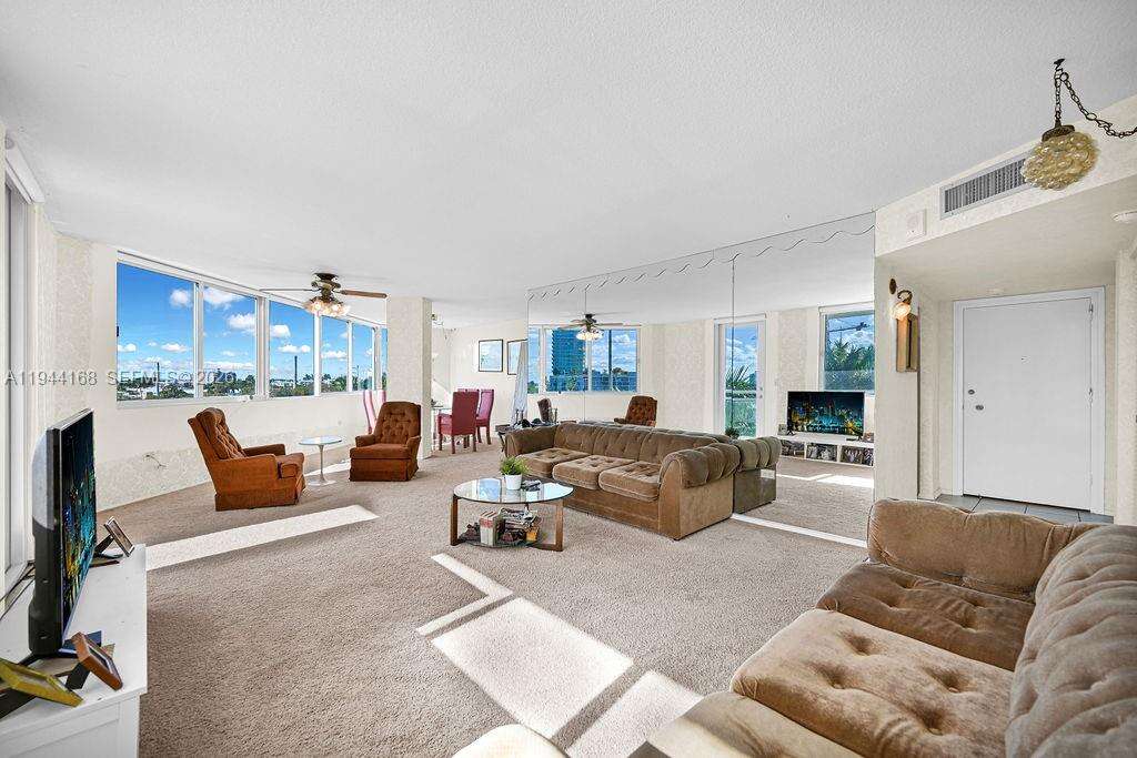Burleigh House at 7135 Collins Ave, Miami Beach, FL 33141 - For Sale photo 37