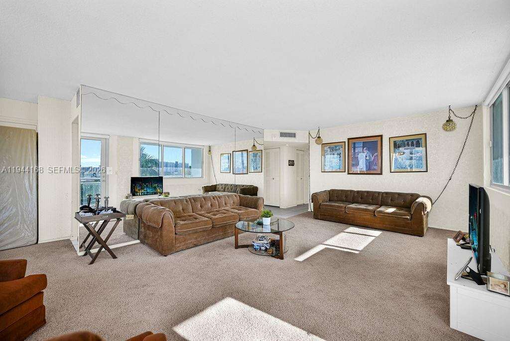 Burleigh House at 7135 Collins Ave, Miami Beach, FL 33141 - For Sale photo 38