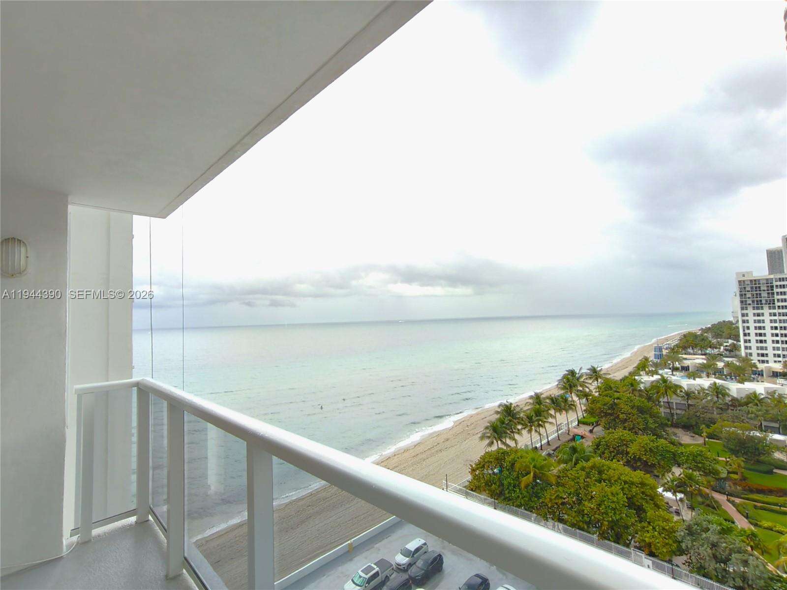 Aquarius at 2751 Ocean Dr, Hollywood, FL 33019 - For Sale photo 10
