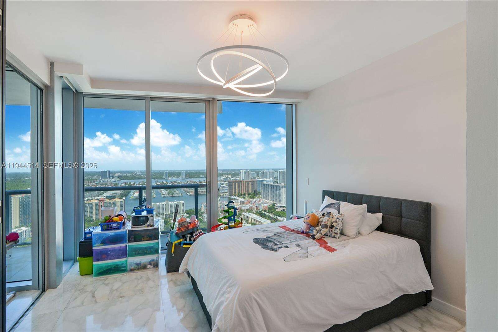 JADE BEACH - 17001 Collins Ave, Sunny Isles Beach, FL 33160 | Picture 11