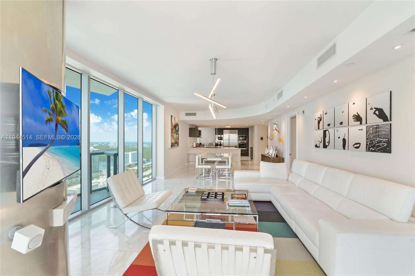 JADE BEACH - 17001 Collins Ave, Sunny Isles Beach, FL 33160 | Picture 3