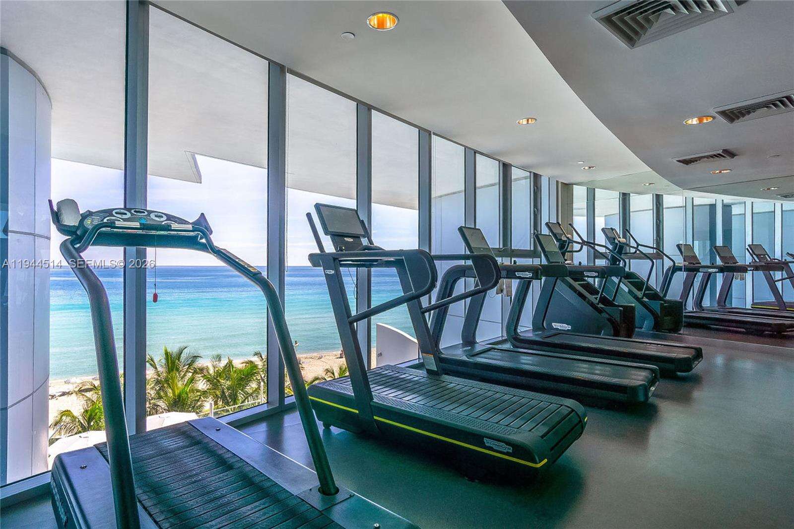 JADE BEACH - 17001 Collins Ave, Sunny Isles Beach, FL 33160 | Picture 35