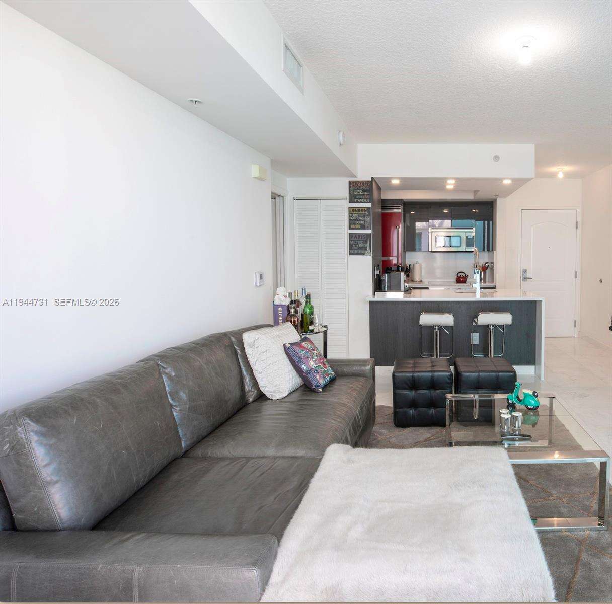 Cosmopolitan at 110 Washington Ave, Miami Beach, FL 33139 - For Sale photo 2