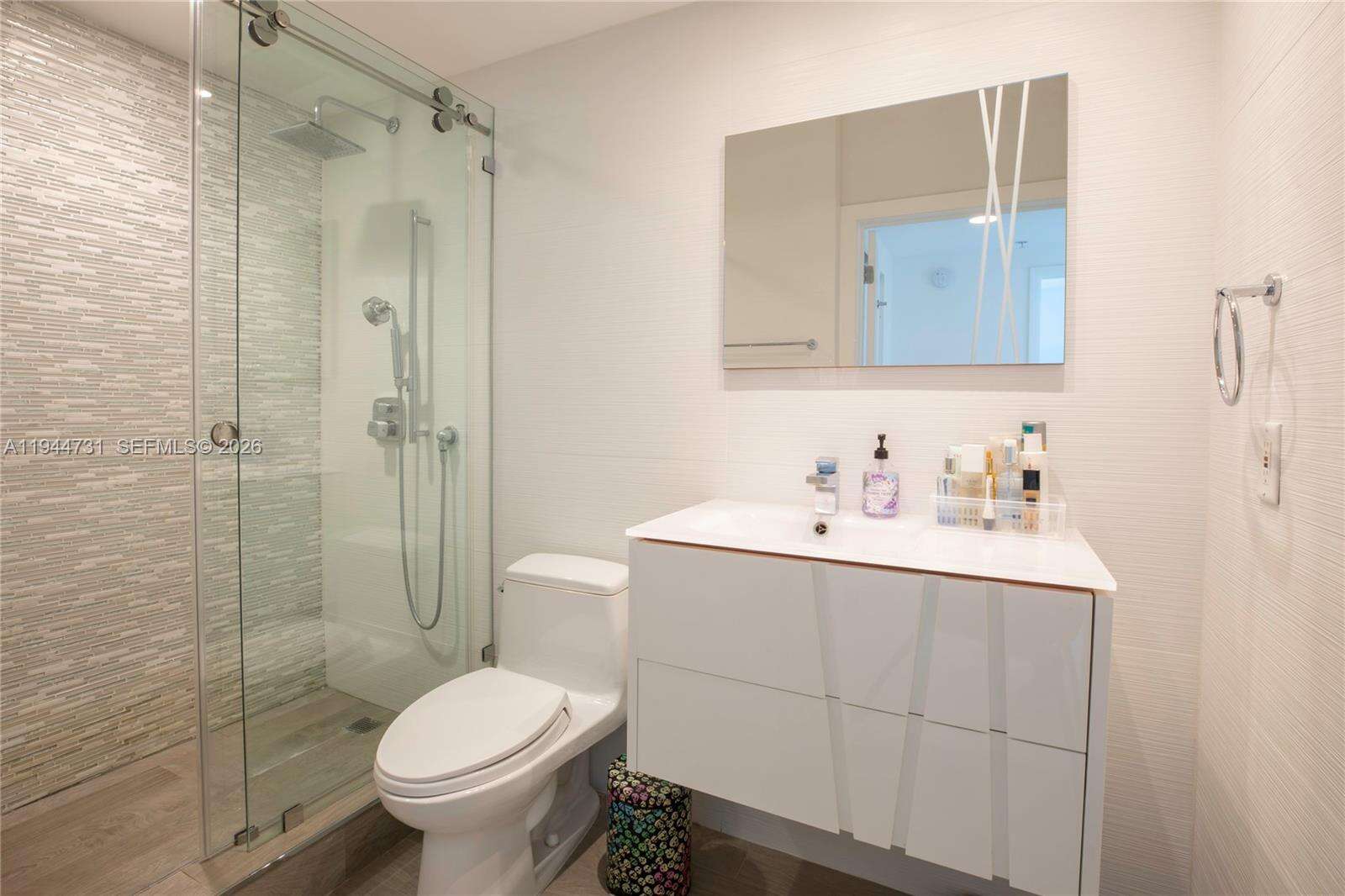 Cosmopolitan at 110 Washington Ave, Miami Beach, FL 33139 - For Sale photo 12