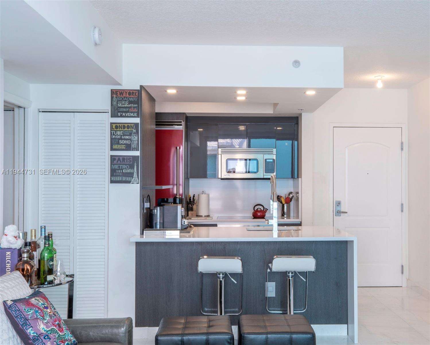 Cosmopolitan at 110 Washington Ave, Miami Beach, FL 33139 - For Sale photo 3
