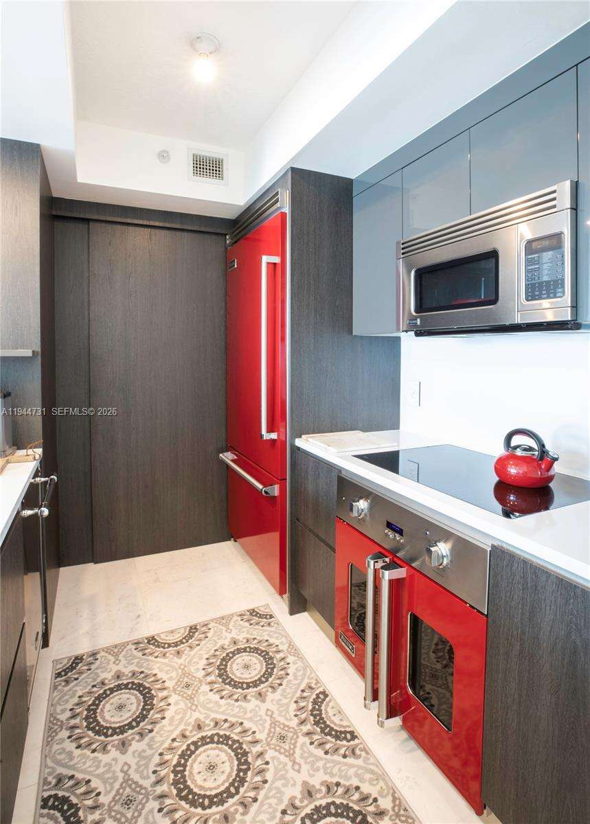 Cosmopolitan at 110 Washington Ave, Miami Beach, FL 33139 - For Sale photo 7