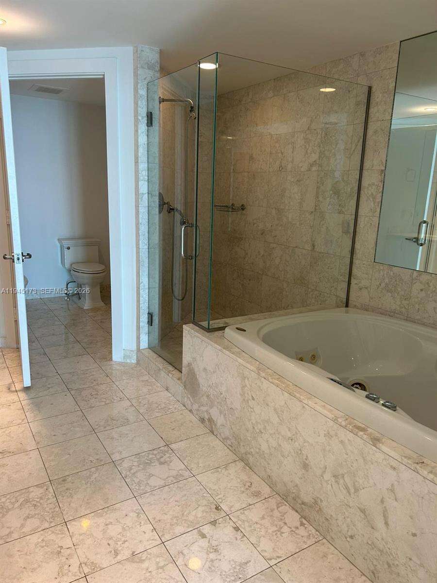 JADE RESIDENCES AT BRICKELL BAY - 1331 Brickell Bay Dr, Miami, FL 33131 | Picture 11