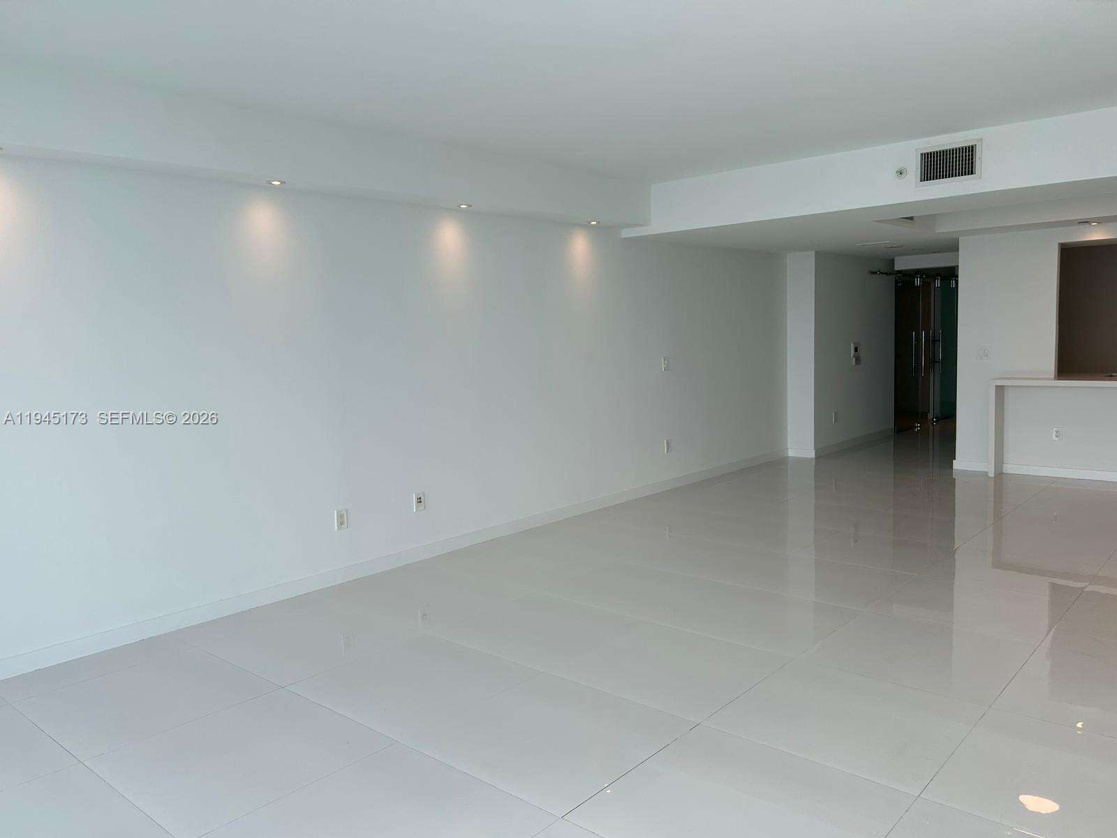 JADE RESIDENCES AT BRICKELL BAY - 1331 Brickell Bay Dr, Miami, FL 33131 | Picture 14