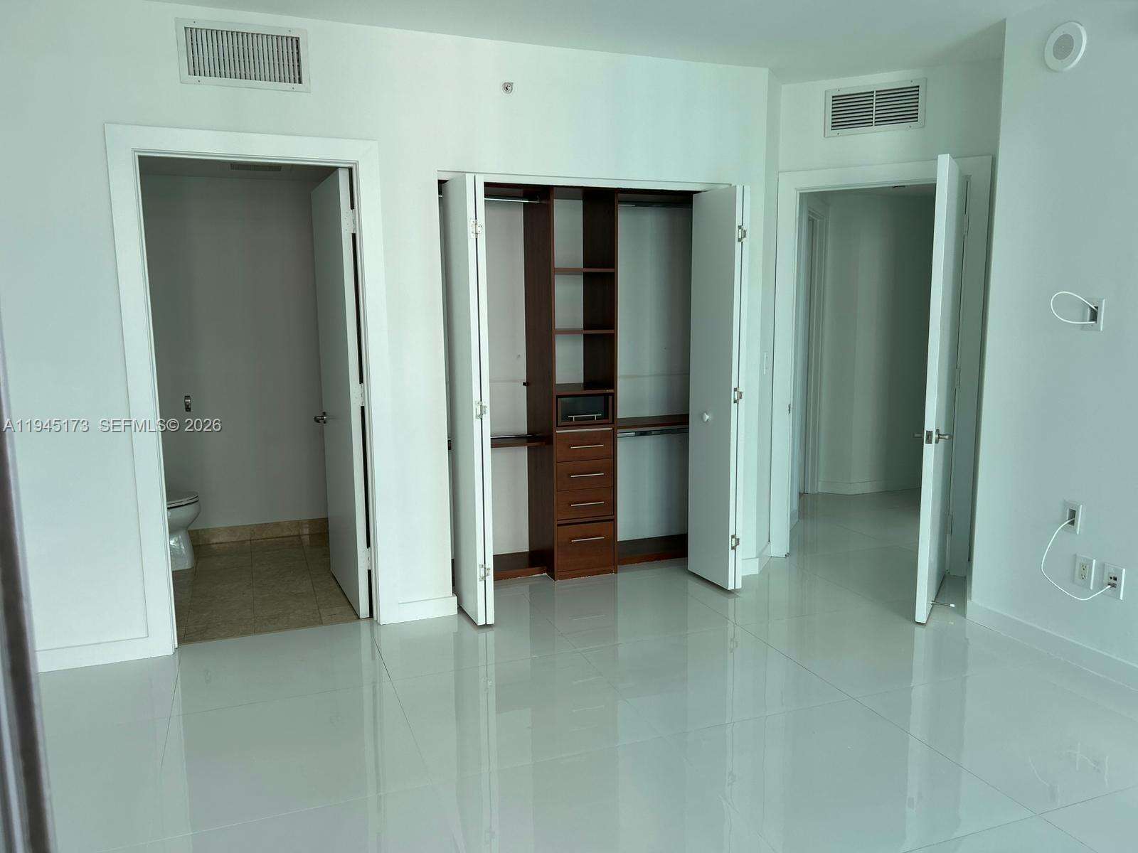 JADE RESIDENCES AT BRICKELL BAY - 1331 Brickell Bay Dr, Miami, FL 33131 | Picture 17