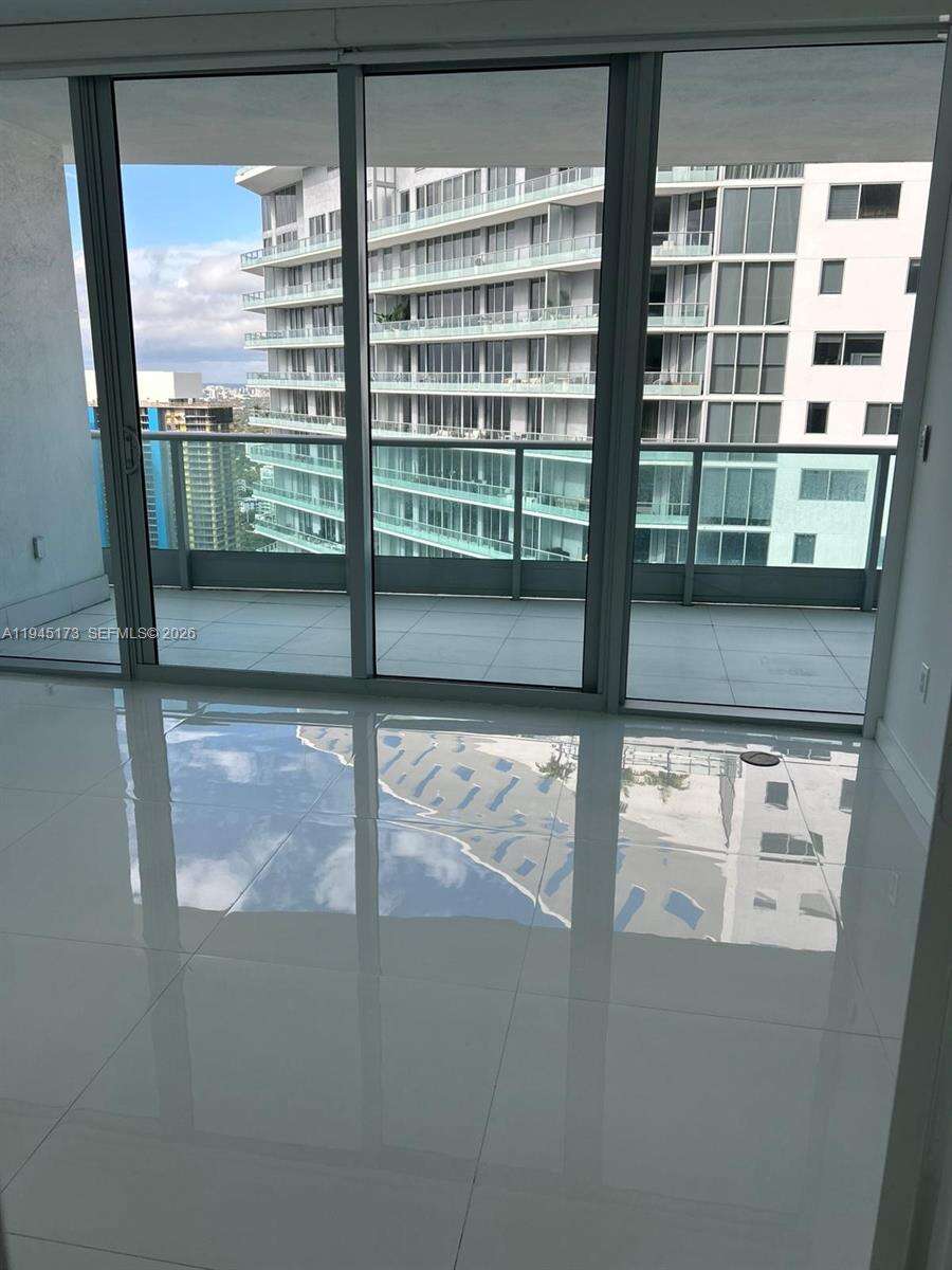 JADE RESIDENCES AT BRICKELL BAY - 1331 Brickell Bay Dr, Miami, FL 33131 | Picture 18