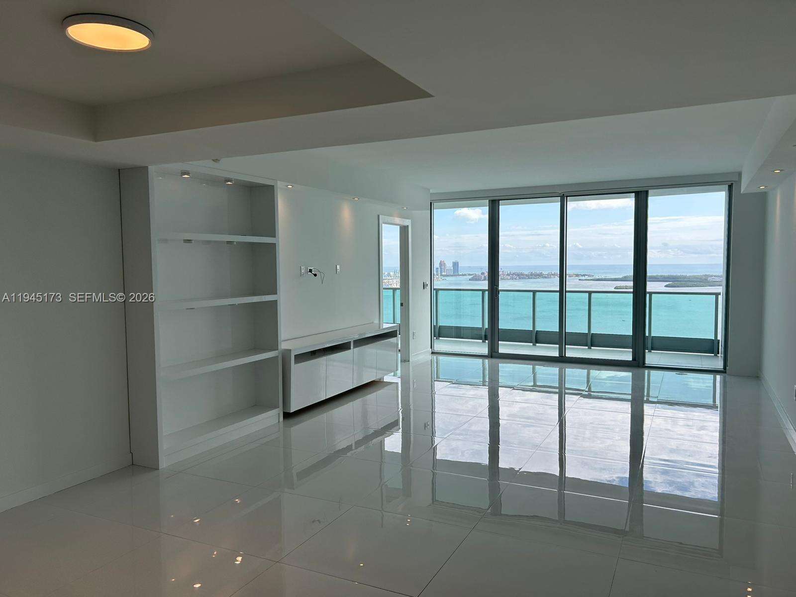 JADE RESIDENCES AT BRICKELL BAY - 1331 Brickell Bay Dr, Miami, FL 33131 | Picture 3