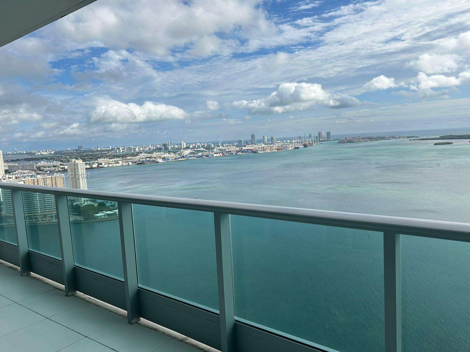 JADE RESIDENCES AT BRICKELL BAY - 1331 Brickell Bay Dr, Miami, FL 33131 | Picture 4