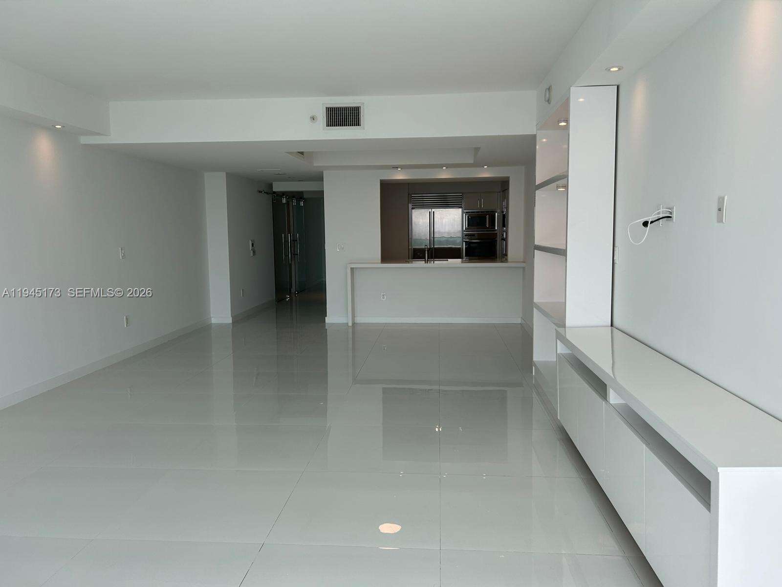 JADE RESIDENCES AT BRICKELL BAY - 1331 Brickell Bay Dr, Miami, FL 33131 | Picture 7