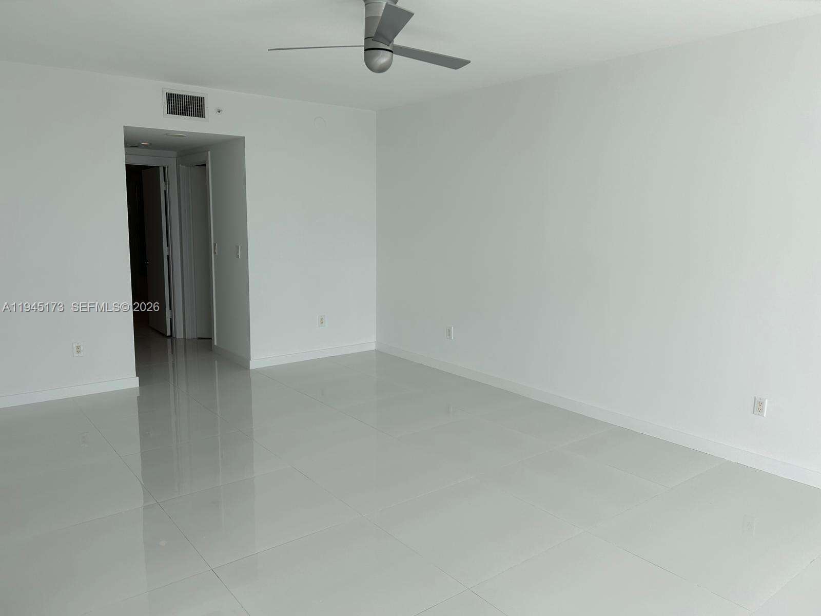 JADE RESIDENCES AT BRICKELL BAY - 1331 Brickell Bay Dr, Miami, FL 33131 | Picture 9