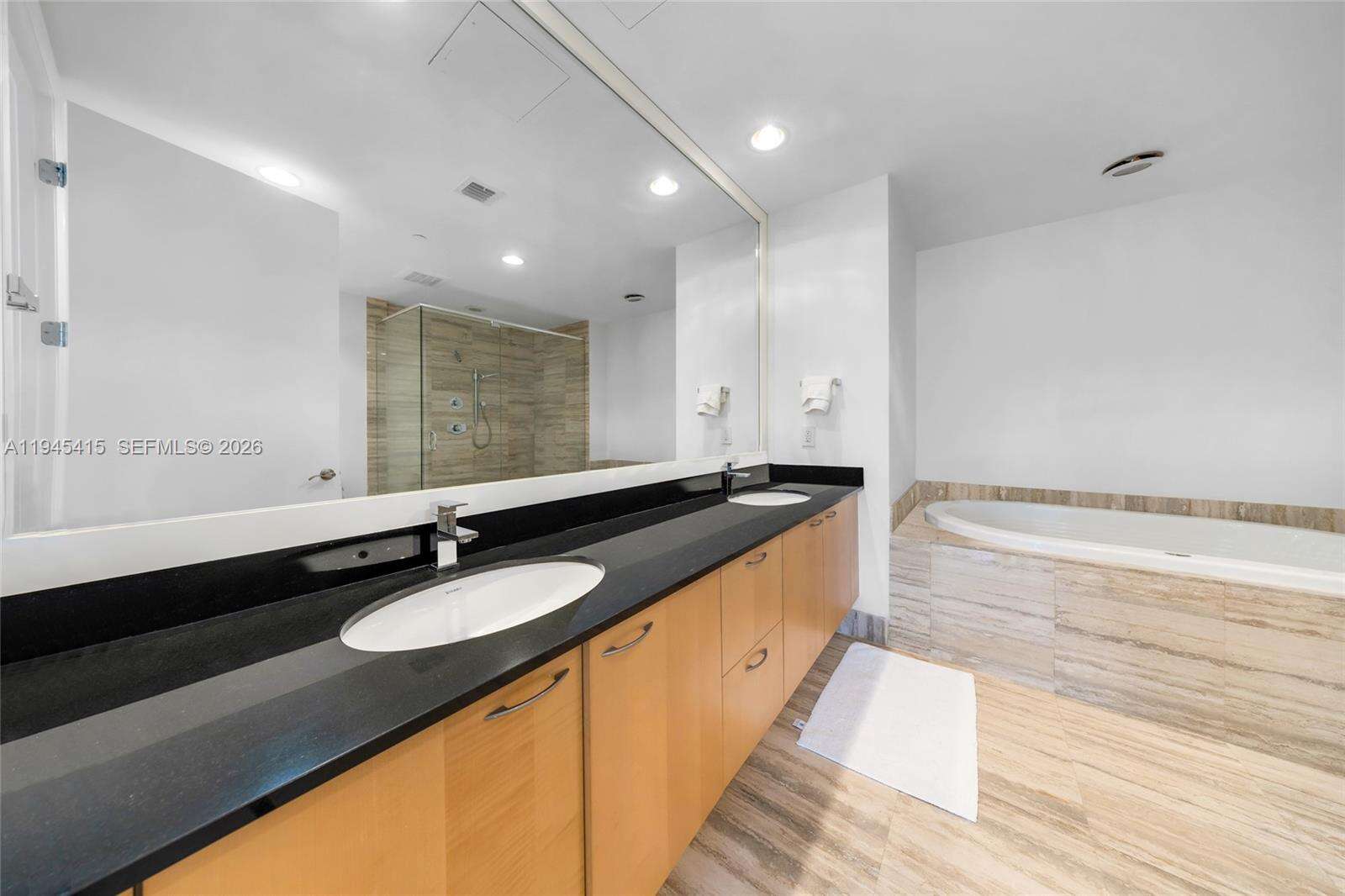 TDR TOWER I - 16001 Collins Ave, Sunny Isles Beach, FL 33160 | Picture 24