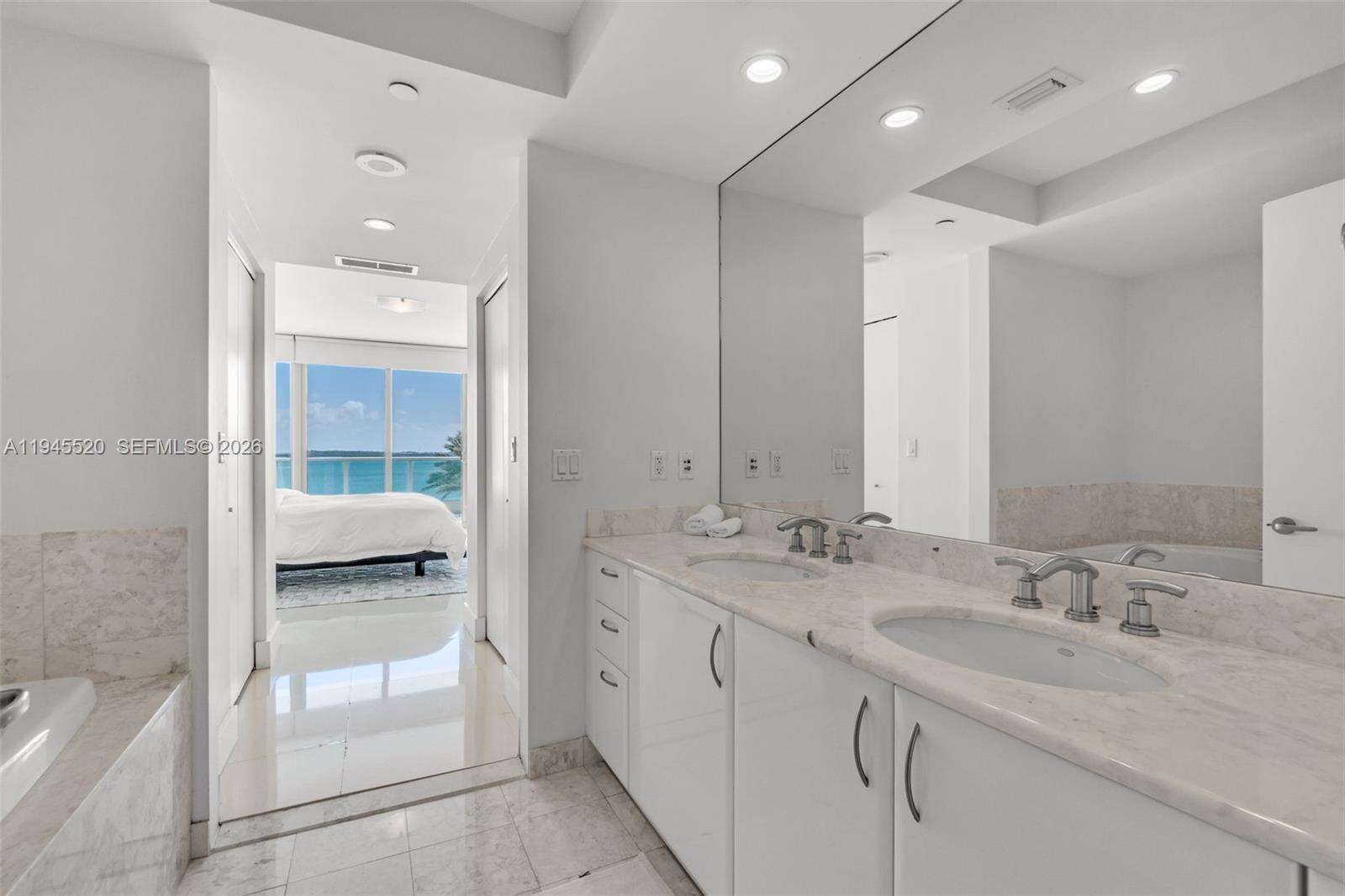 JADE RESIDENCES AT BRICKELL BAY - 1331 Brickell Bay Dr, Miami, FL 33131 | Picture 11