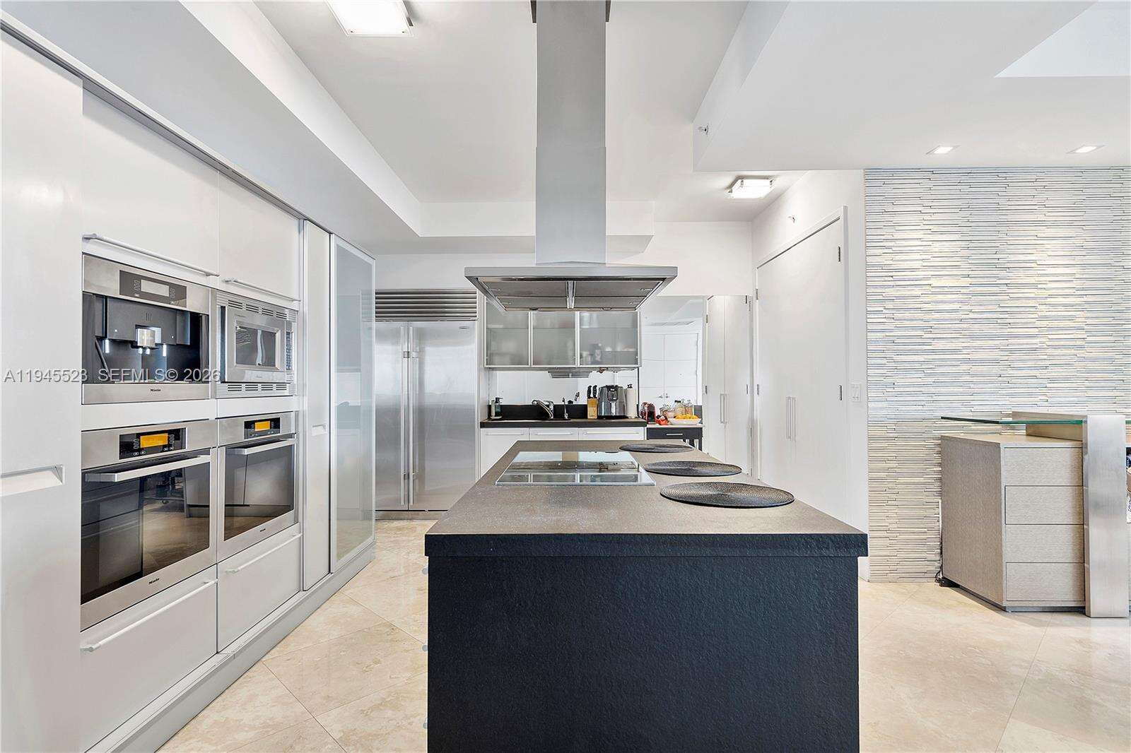 TRUMP ROYALE - 18201 Collins Ave, Sunny Isles Beach, FL 33160 | Picture 6