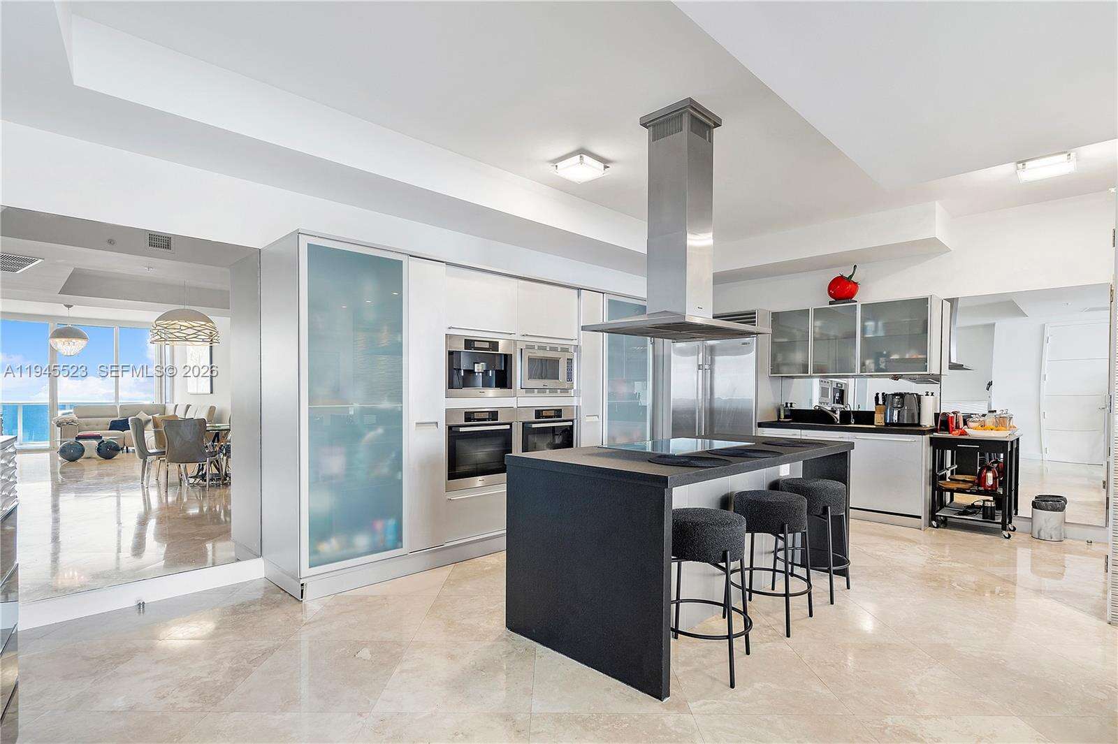 TRUMP ROYALE - 18201 Collins Ave, Sunny Isles Beach, FL 33160 | Picture 9