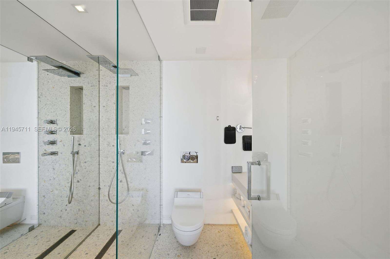 MURANO AT PORTOFINO - 1000 Pointe Dr, Miami Beach, FL 33139 | Picture 12