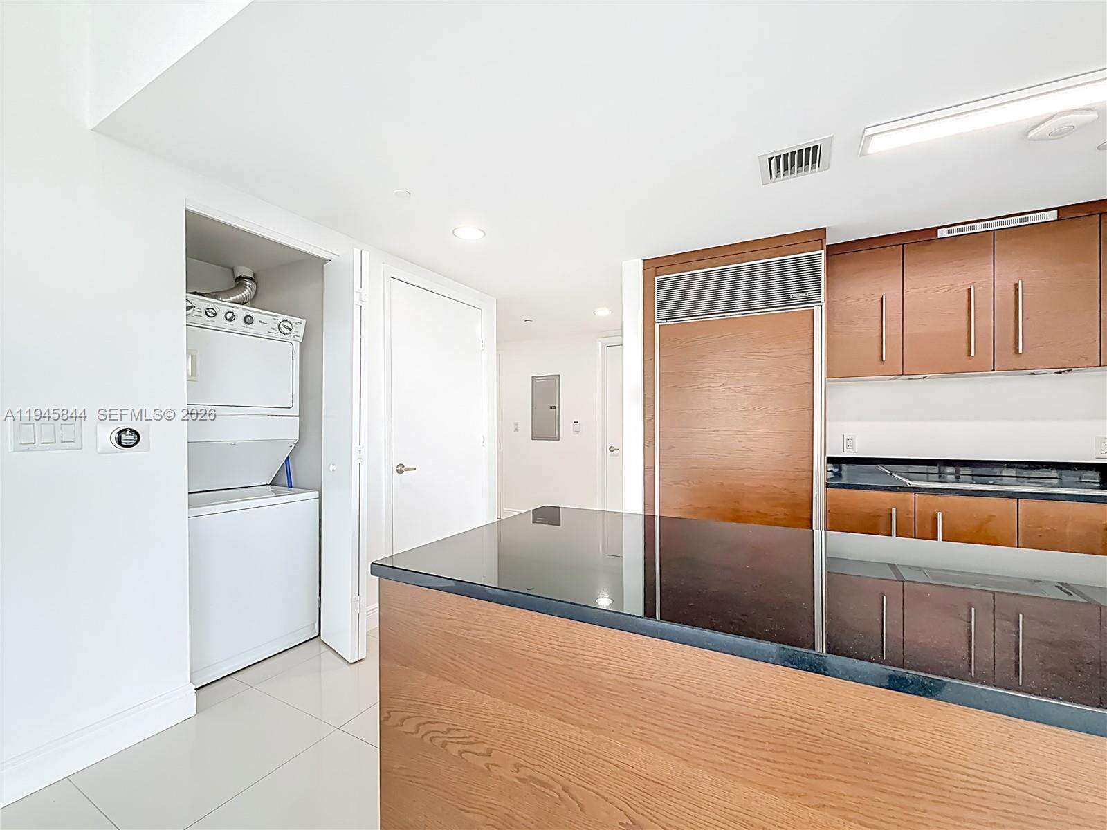 Icon Brickell 1 at 475 Brickell Ave, Miami, FL 33131 - For Sale photo 11