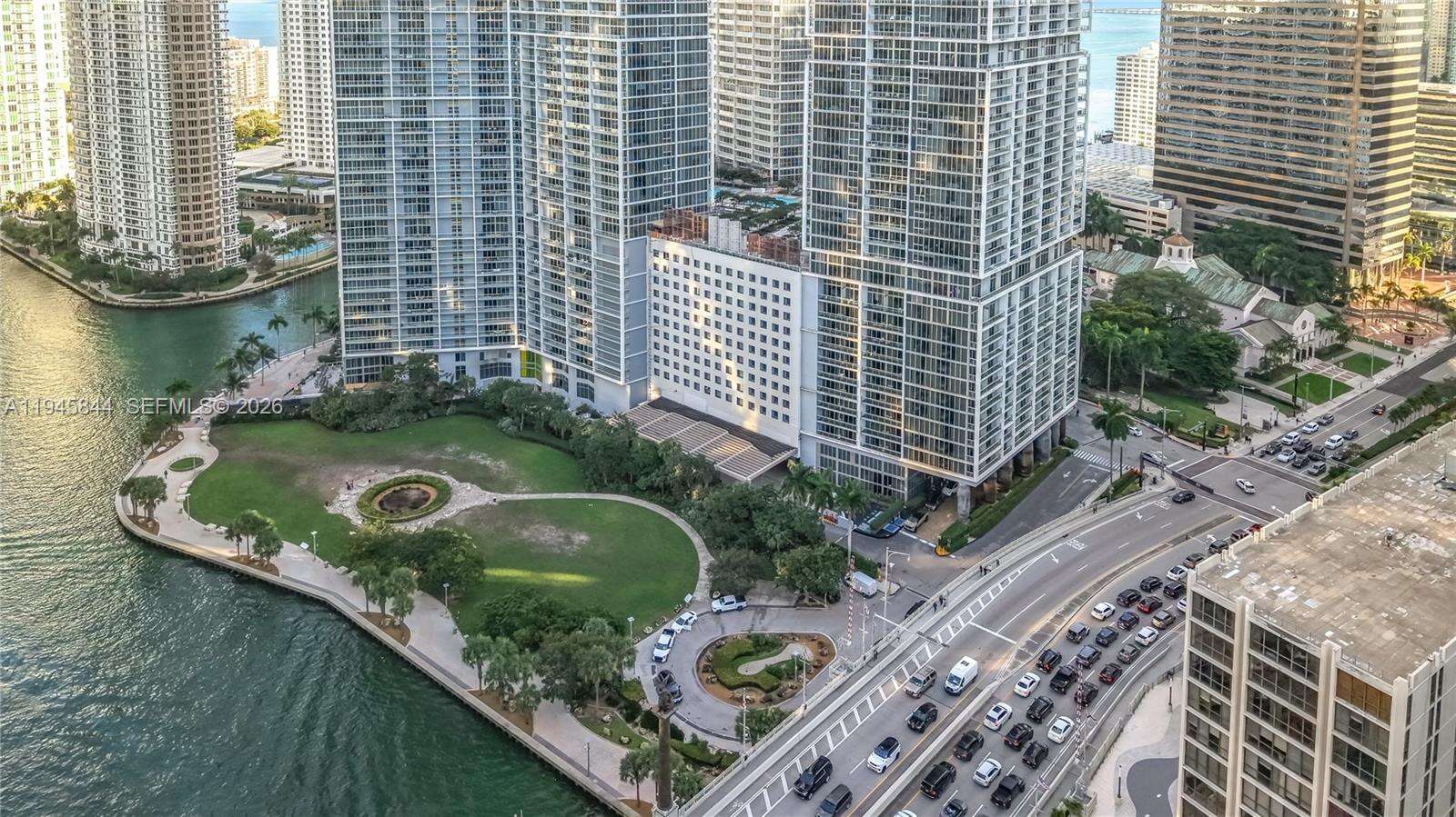 Icon Brickell 1 at 475 Brickell Ave, Miami, FL 33131 - For Sale photo 3