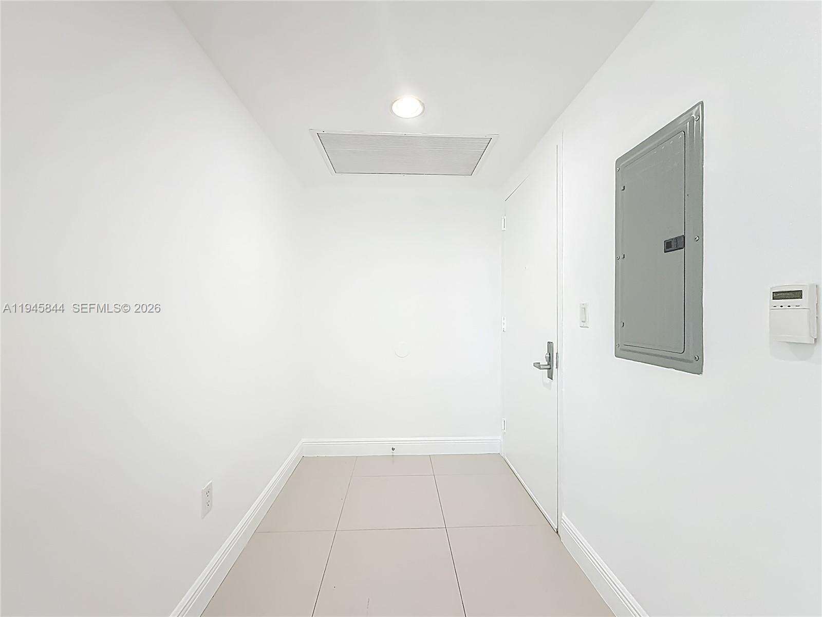 Icon Brickell 1 at 475 Brickell Ave, Miami, FL 33131 - For Sale photo 5
