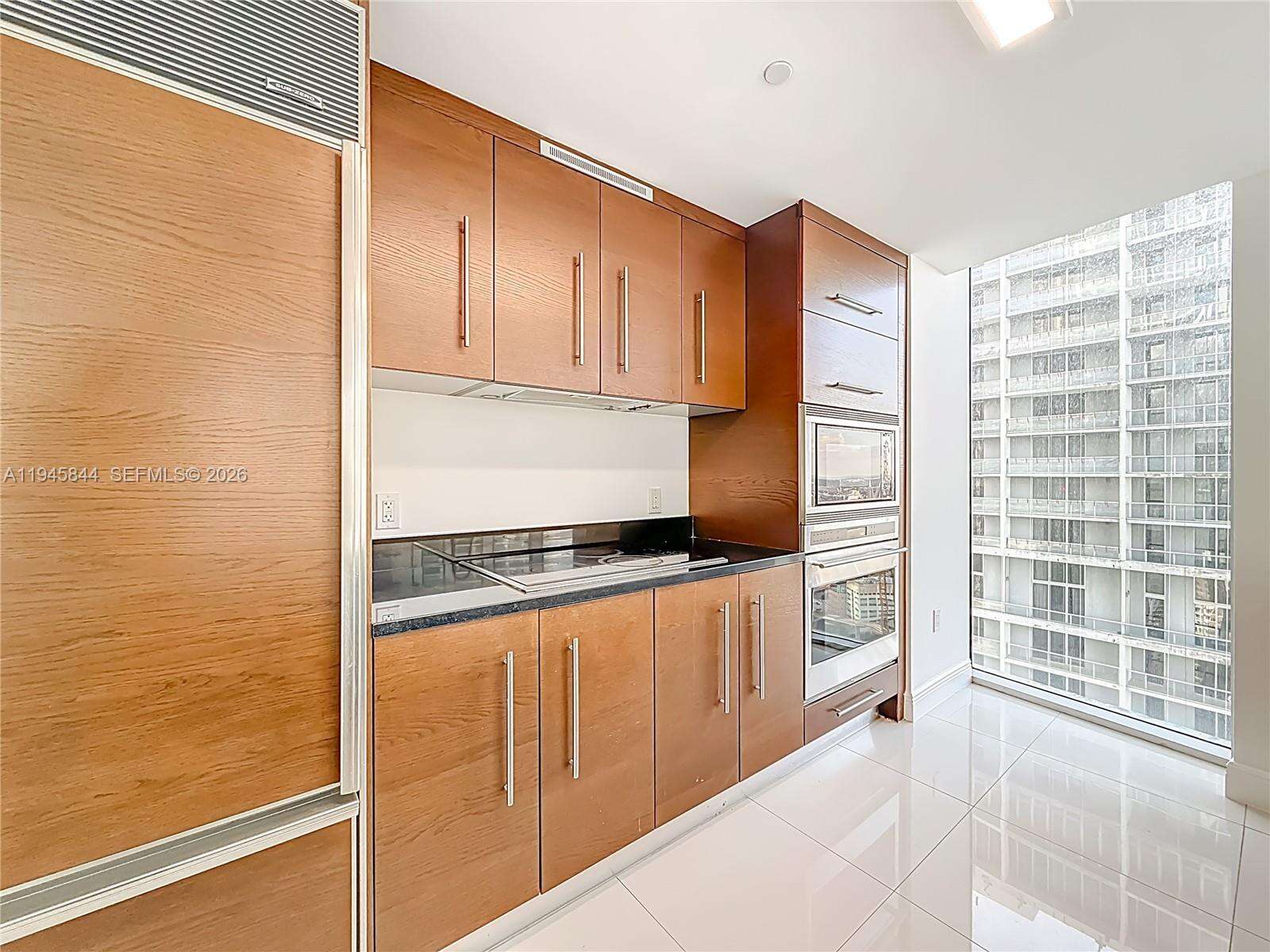 Icon Brickell 1 at 475 Brickell Ave, Miami, FL 33131 - For Sale photo 9
