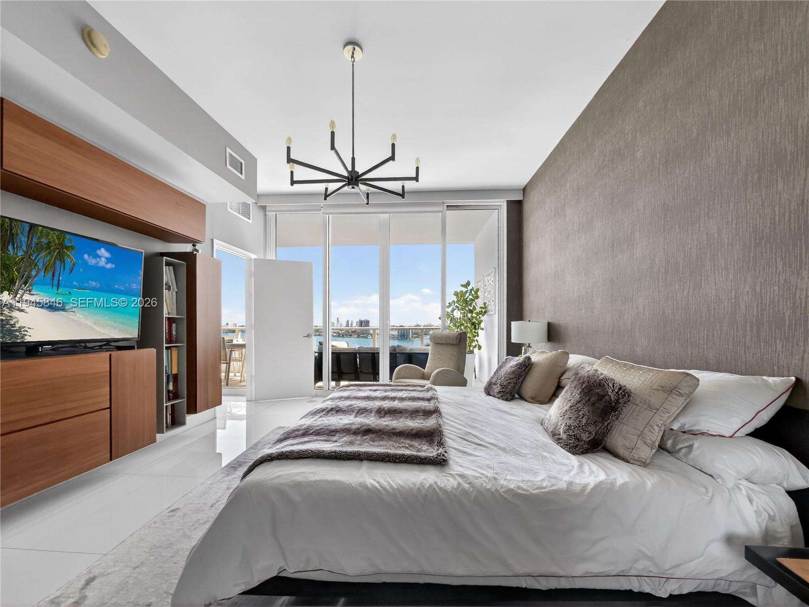 PARAMOUNT BAY - 2020 Bayshore Dr, Miami, FL 33137 | Picture 15