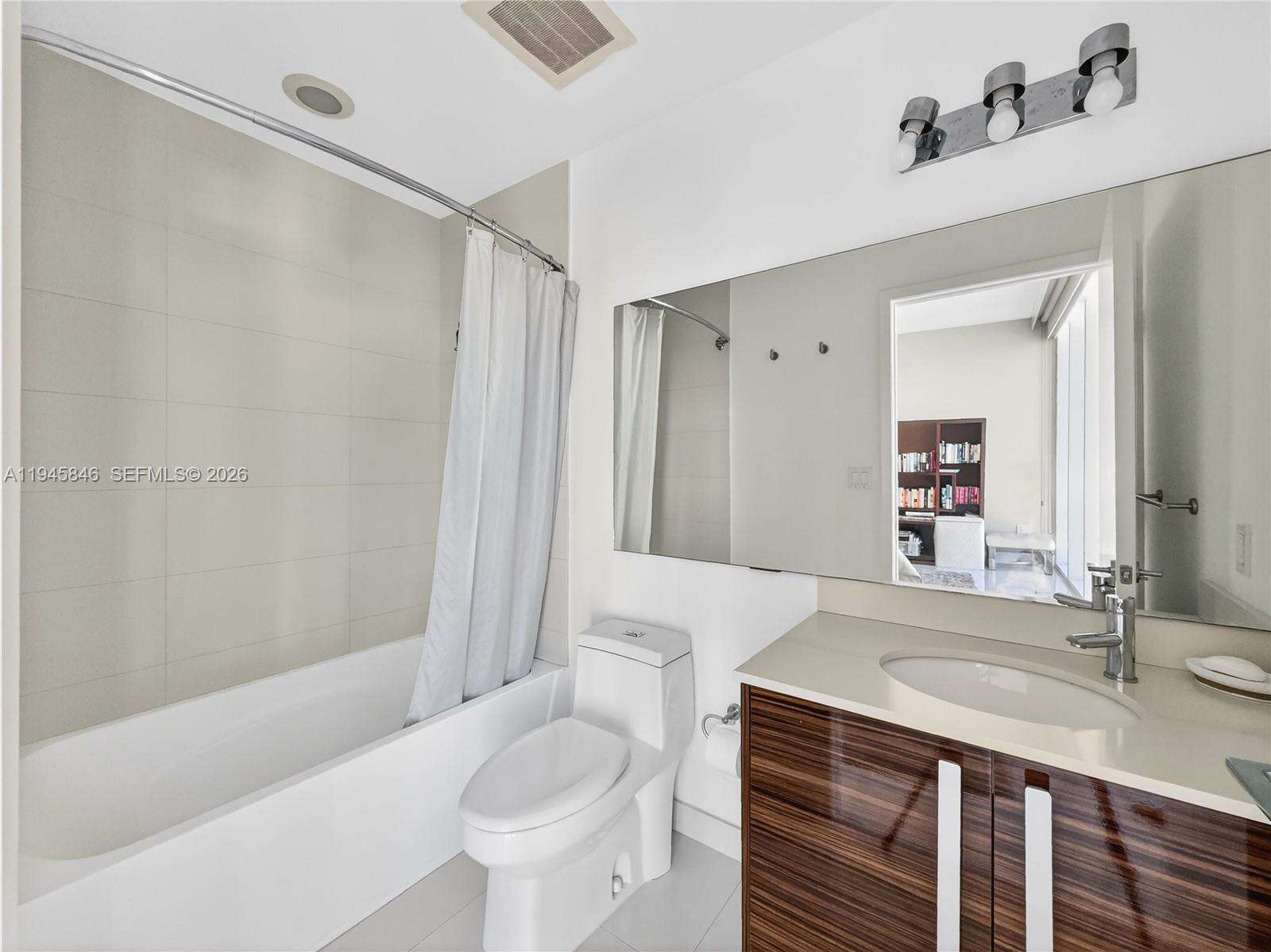 PARAMOUNT BAY - 2020 Bayshore Dr, Miami, FL 33137 | Picture 20