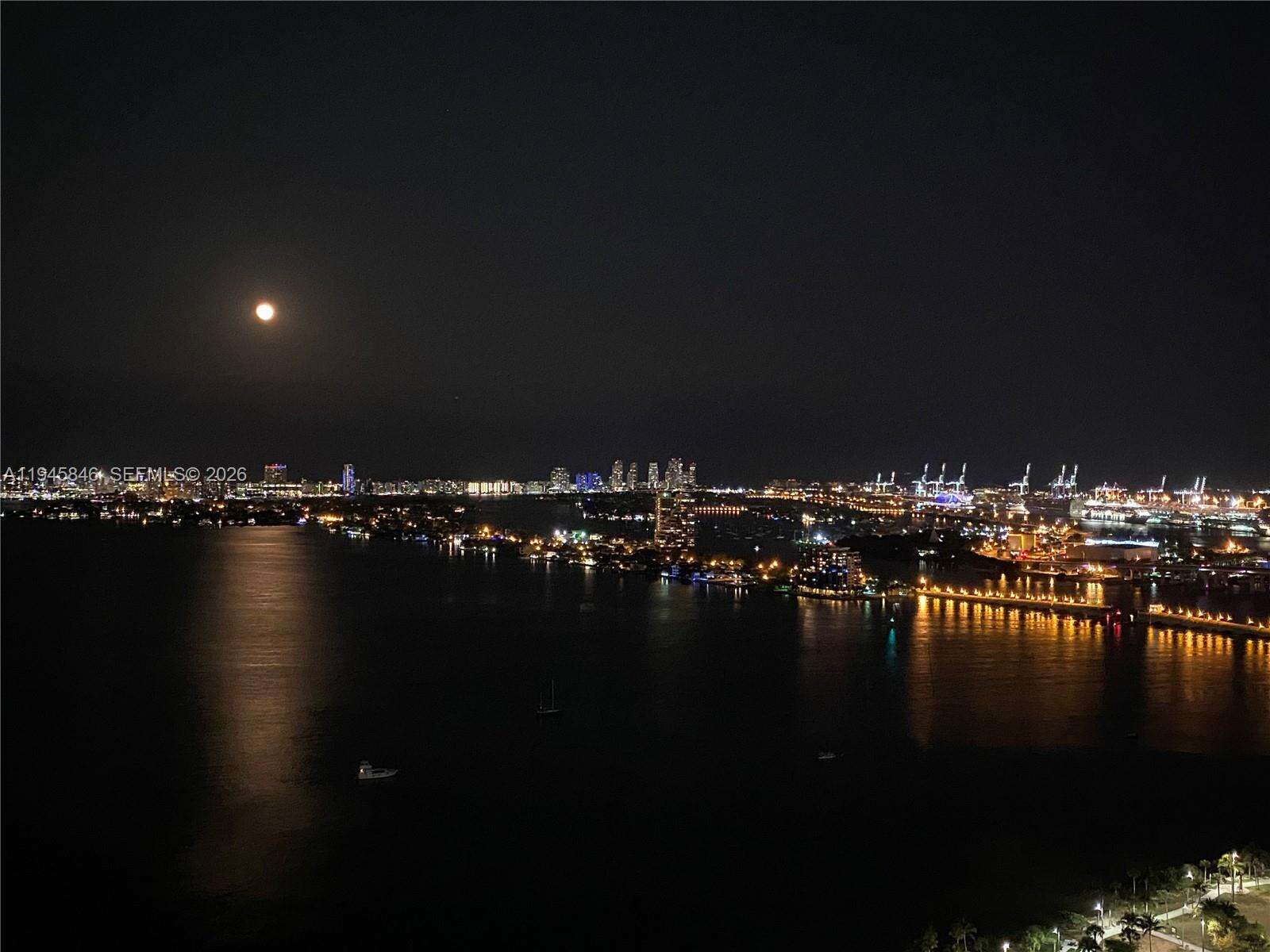 PARAMOUNT BAY - 2020 Bayshore Dr, Miami, FL 33137 | Picture 22