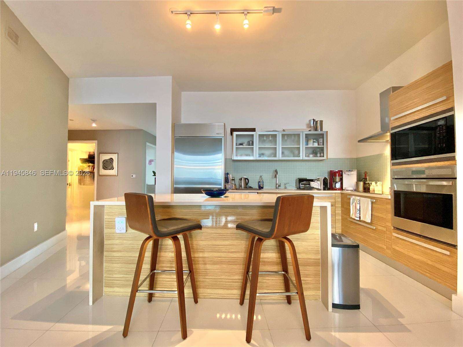 PARAMOUNT BAY - 2020 Bayshore Dr, Miami, FL 33137 | Picture 10