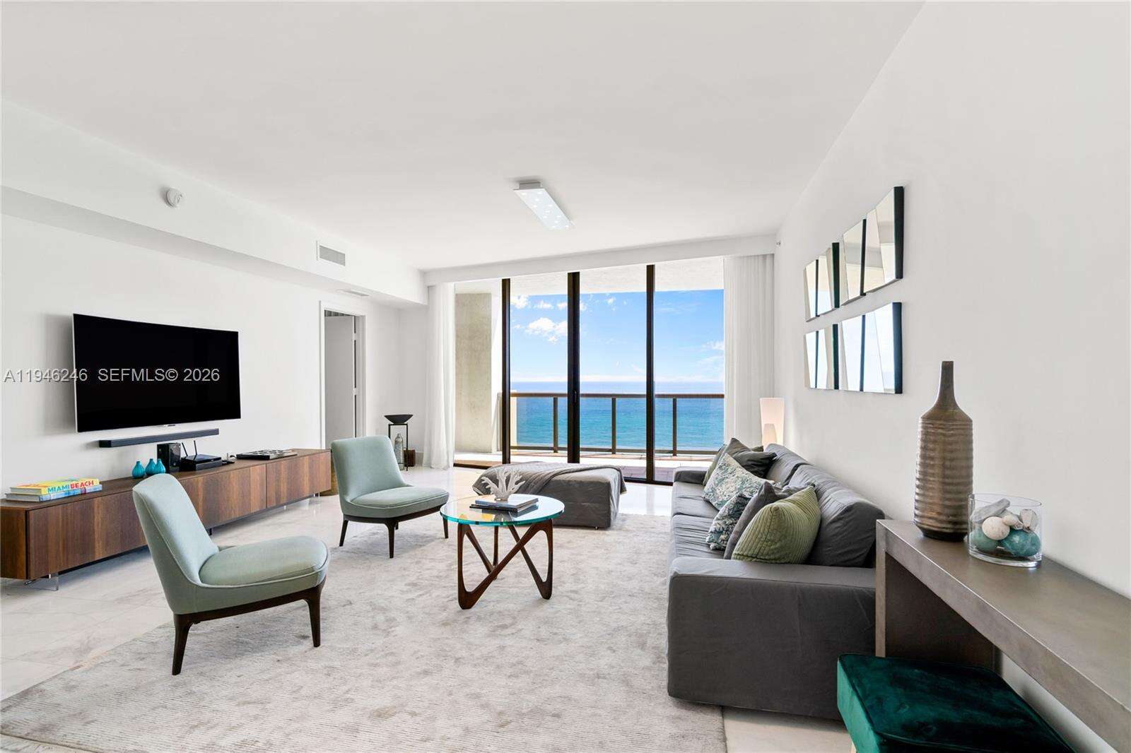 SAYAN - 16275 Collins Ave, Sunny Isles Beach, FL 33160 | Picture 1