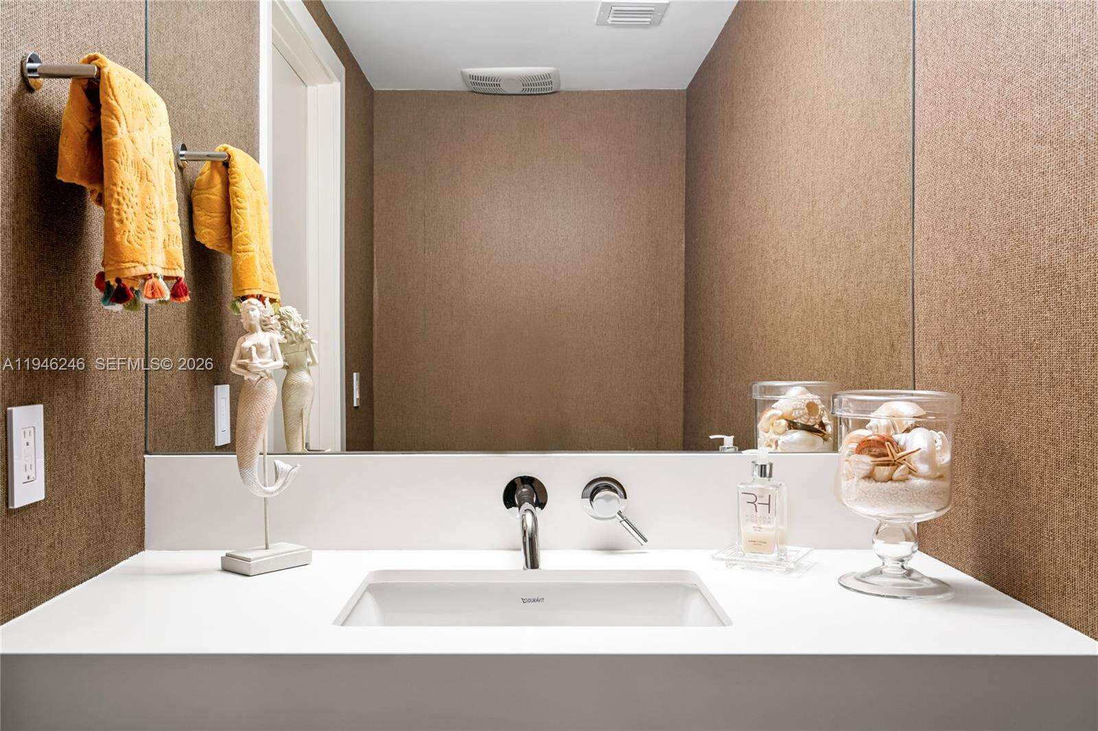 SAYAN - 16275 Collins Ave, Sunny Isles Beach, FL 33160 | Picture 9