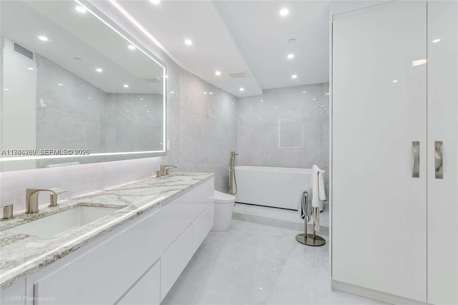 OCEAN FOUR - 17201 Collins Ave, Sunny Isles Beach, FL 33160 | Picture 14