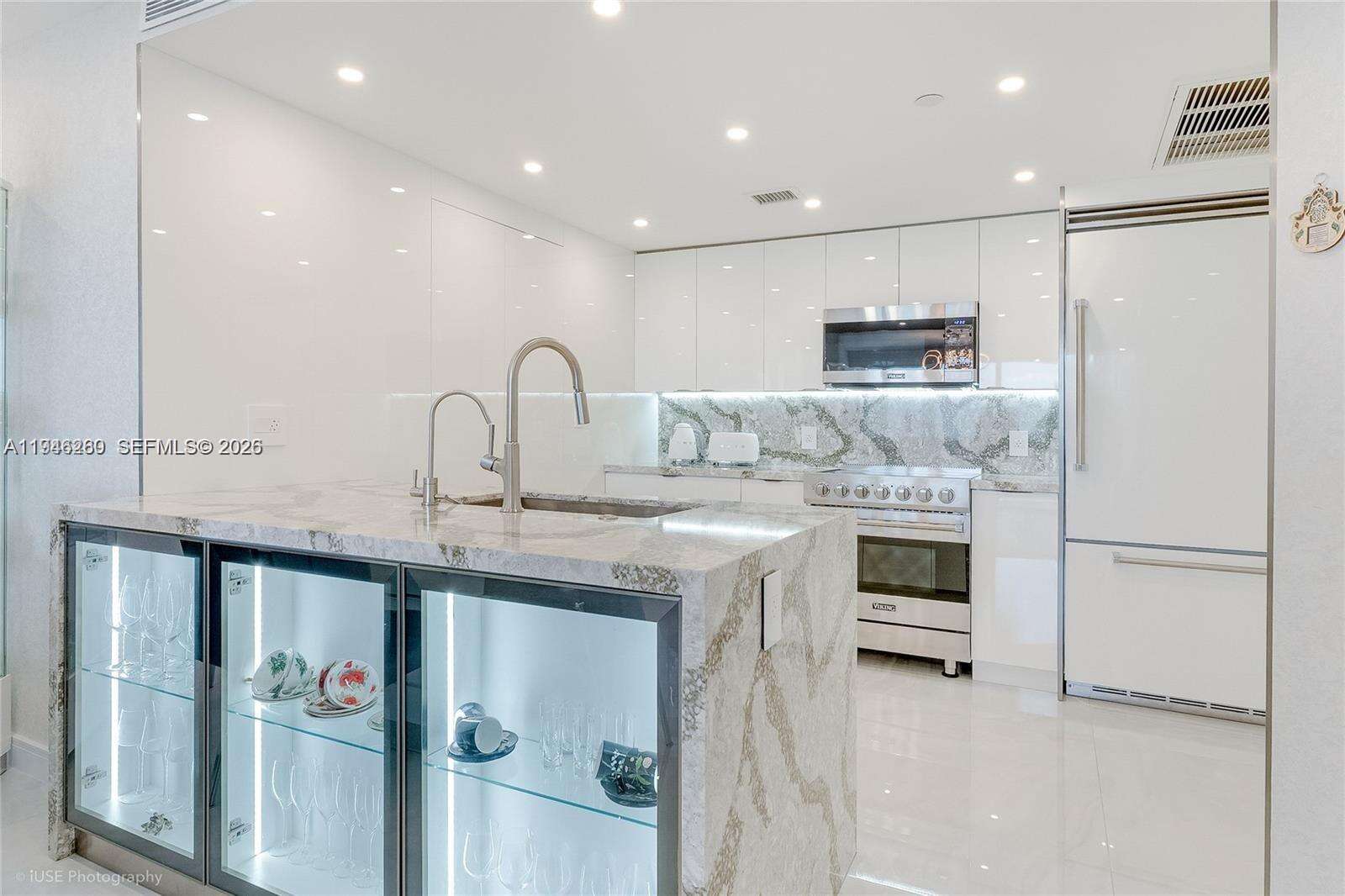 OCEAN FOUR - 17201 Collins Ave, Sunny Isles Beach, FL 33160 | Picture 10