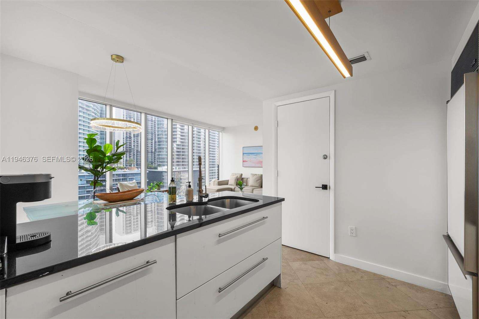 Icon Brickell 3 at 485 Brickell Ave, Miami, FL 33131 - For Sale photo 11
